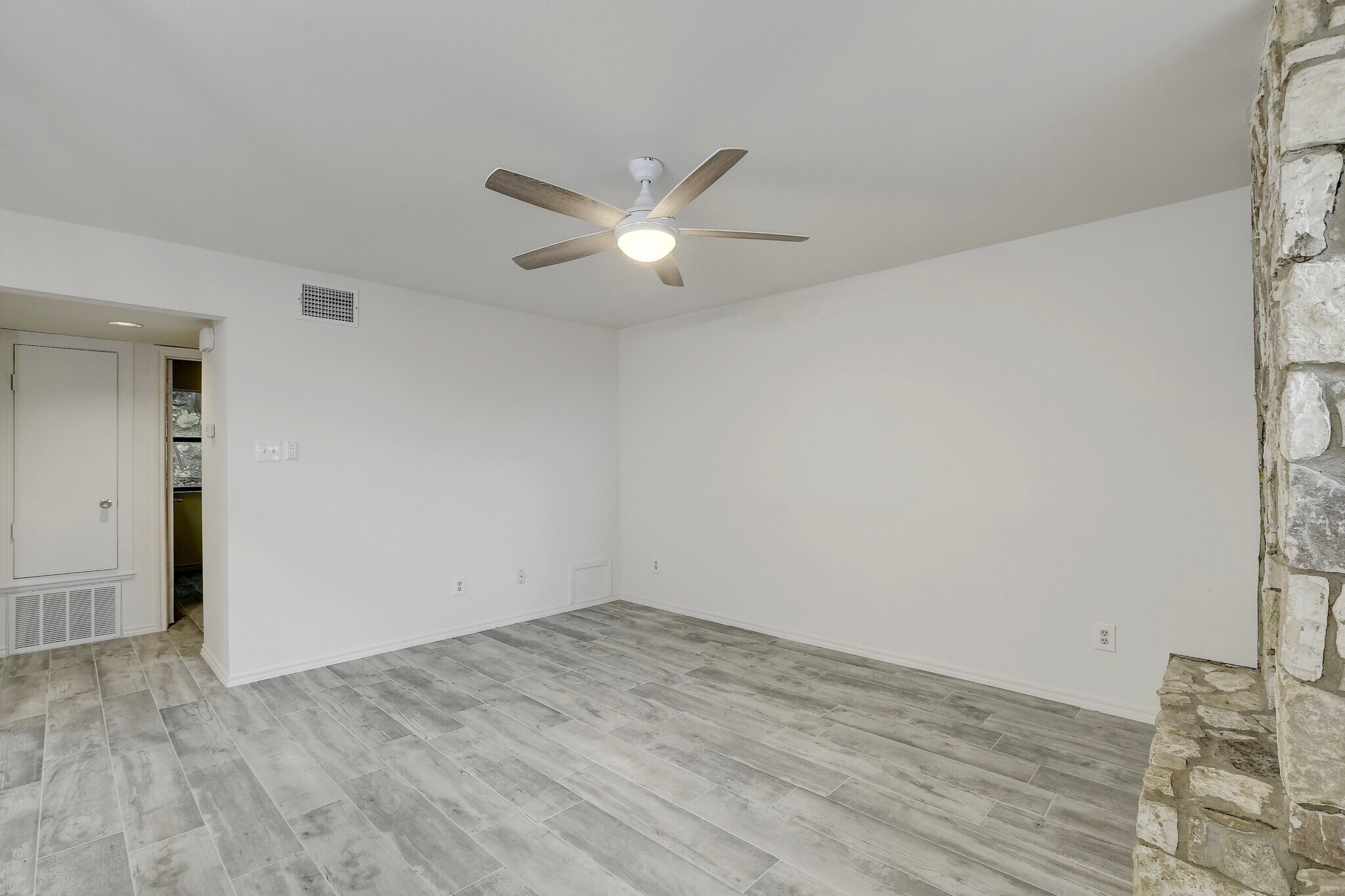 Building Photo - 809 Bracewood Cir