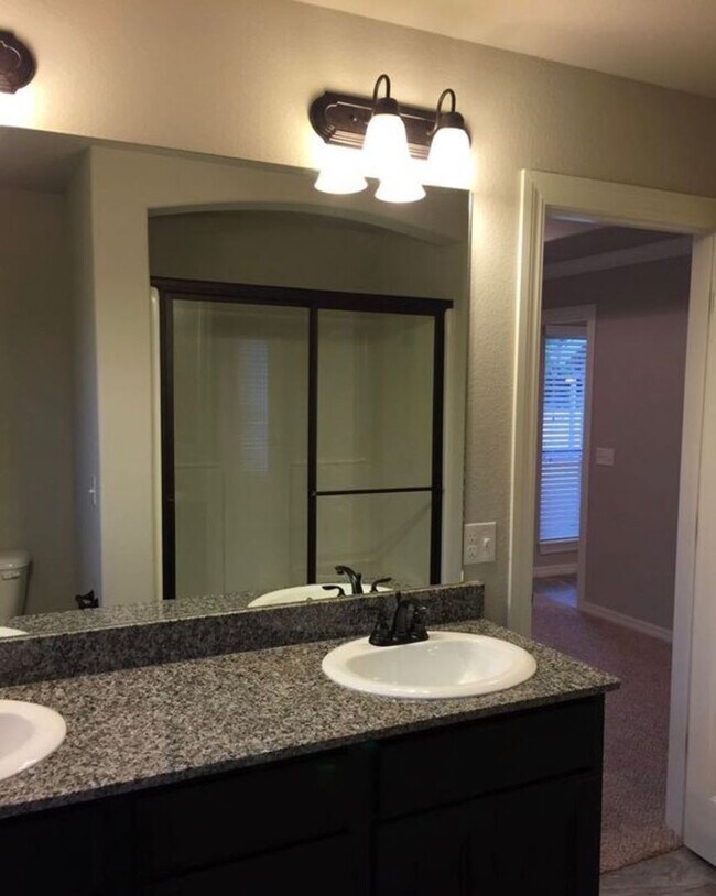 Building Photo - BEAUTIFUL HOME IN GREAT LOCATION!