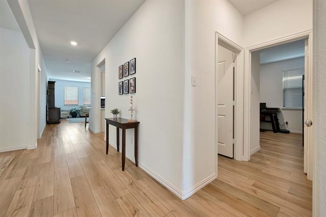 Building Photo - 2604 Starwater Dr