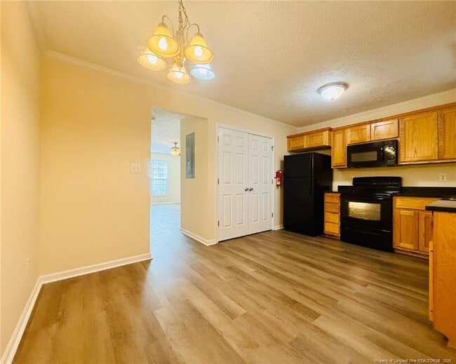 Building Photo - 3332 Kenmont Ln