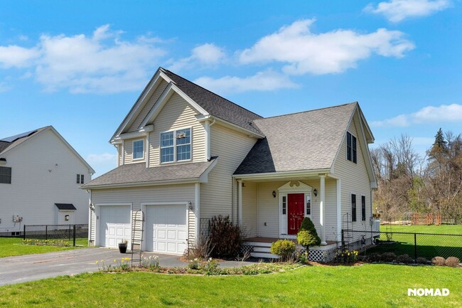 Primary Photo - Spacious 4BR House in Hudson
