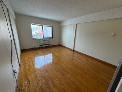 Primary Photo - 1114 Commonwealth Ave