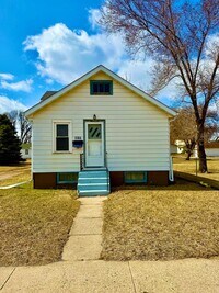 Building Photo - Cozy two bedroom one bath home