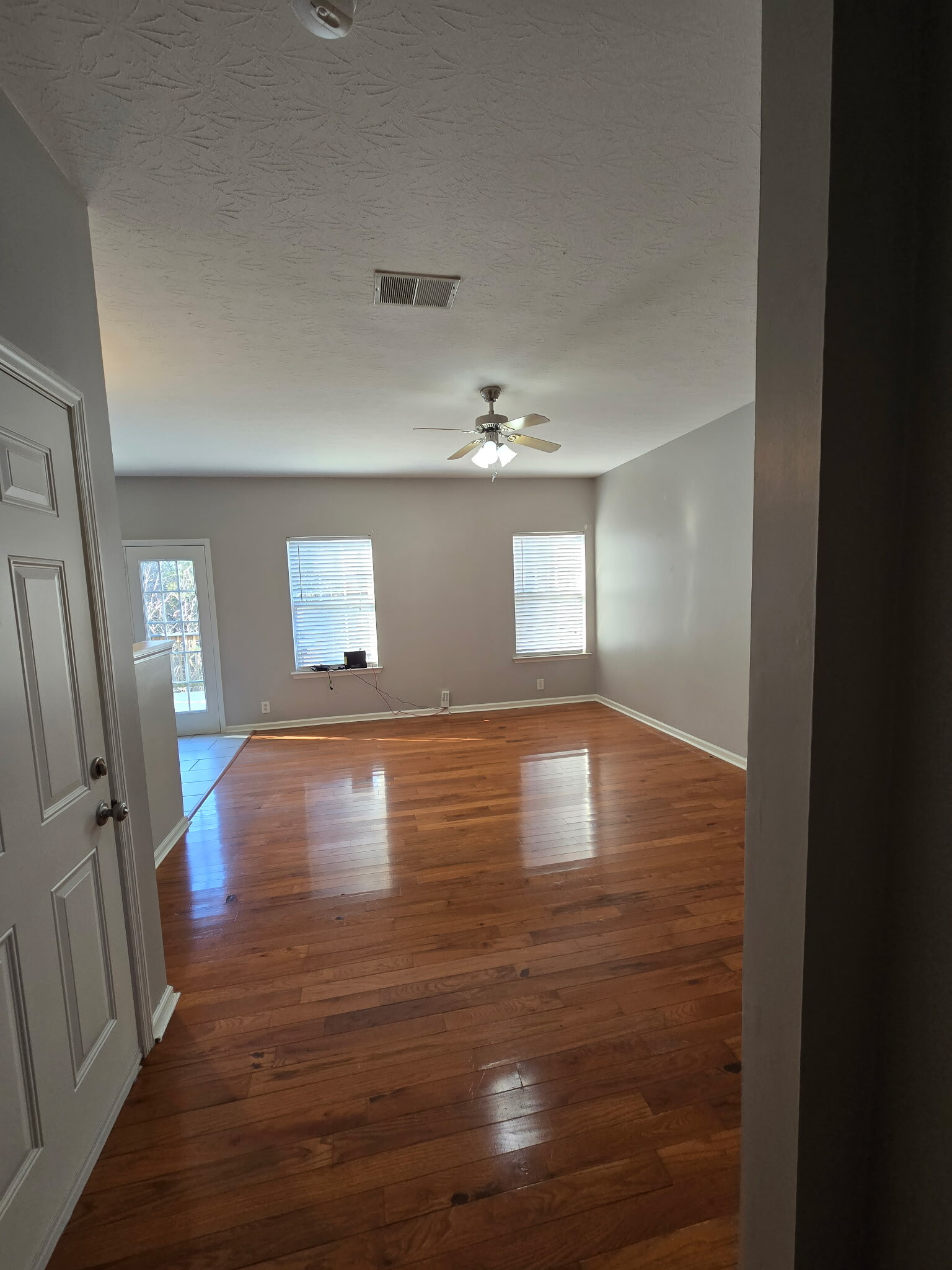 Building Photo - 638 Pippin Dr
