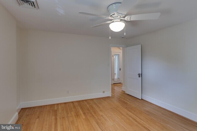 Building Photo - 2508 Davis Ave