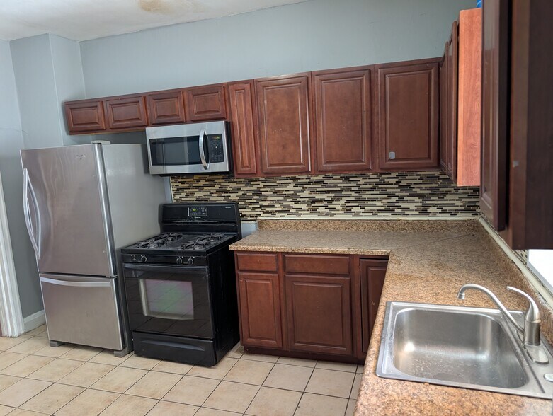 Building Photo - 2409 McElderry St