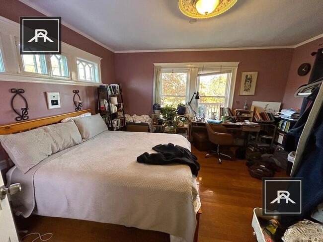 Building Photo - 4 bedroom in Newton MA 02467