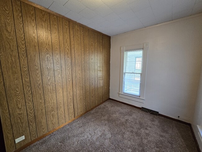 Building Photo - 307 Riehl St