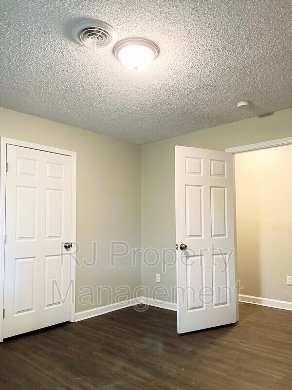 Building Photo - 1437 Castalia St