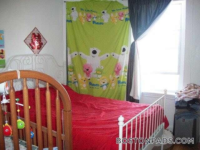 Building Photo - 121 Park Dr