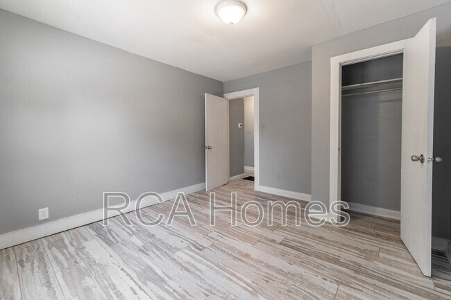 Building Photo - 140 Villa Ave