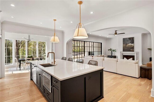 Building Photo - 1074 Moores Mill Rd NW