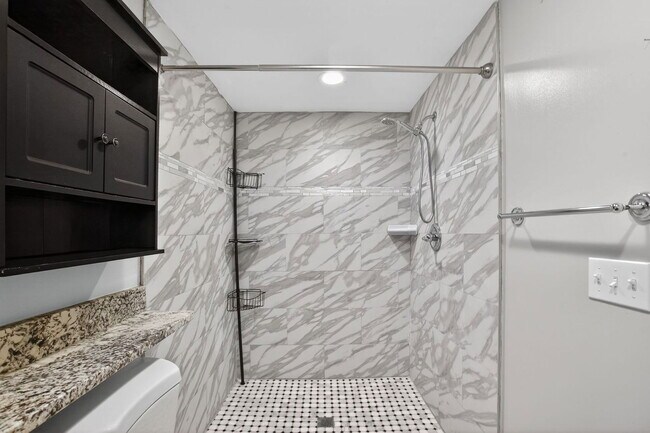 Building Photo - 17930 Beech Ln