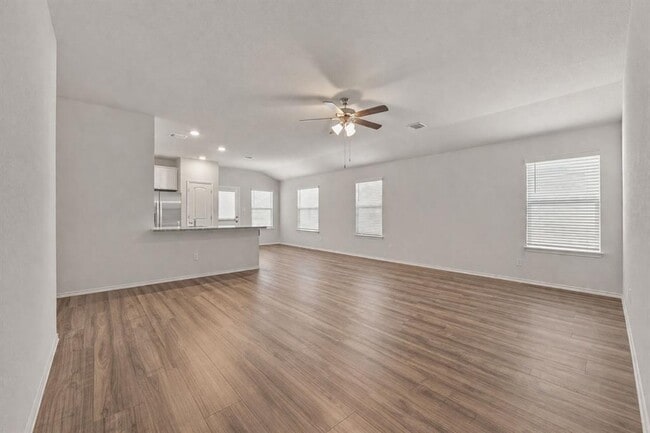 Building Photo - 108 Pivot Dr