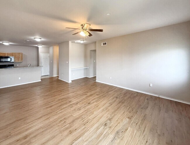 Building Photo - Stylish 3-Bedroom, No-Carpet Living with Flexible Move-In Terms in Princeton, TX