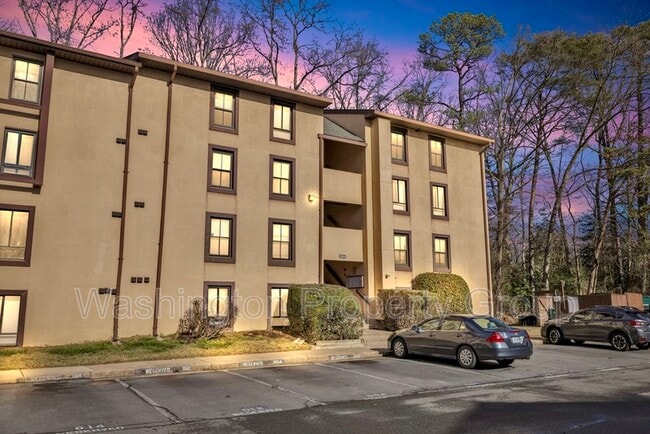 Building Photo - 2200 Castle Rock Square