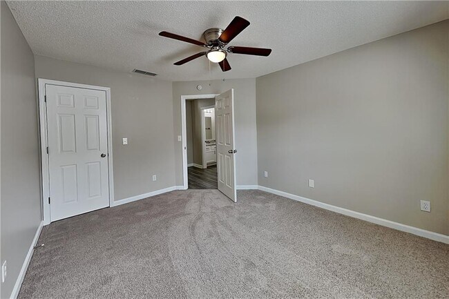 Building Photo - 100 Rosemont Ct