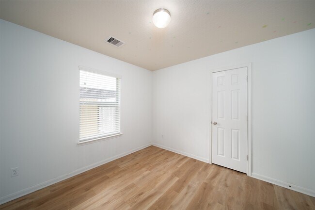 Building Photo - 5706 Rocky Trail Dr