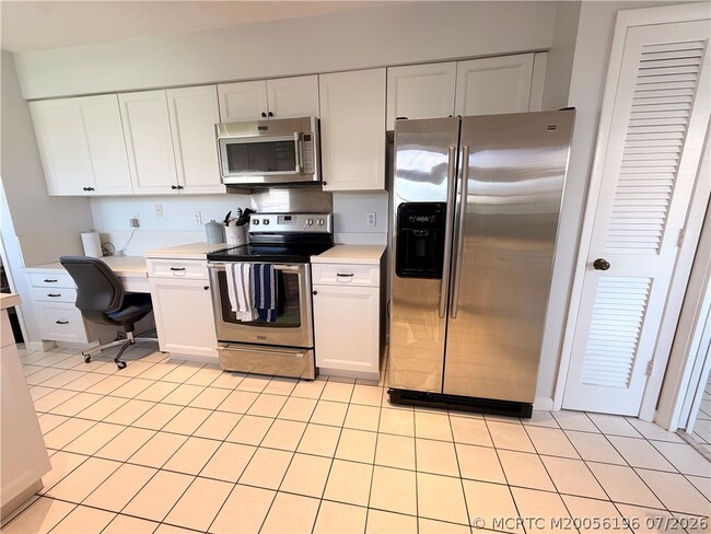 Building Photo - 2527 SW Brookwood Ln