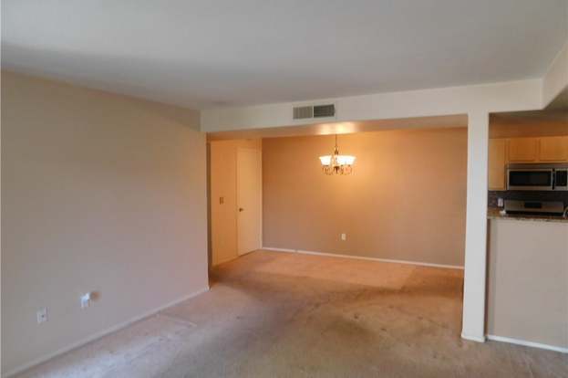 Building Photo - 950 Seven Hills Dr