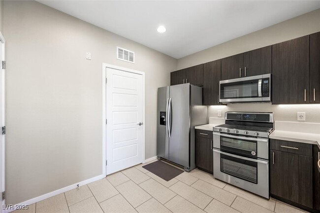 Building Photo - 11236 Rainbow Peak Ave