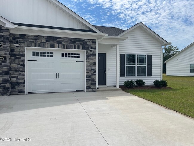 Building Photo - 4227 Laurel Rdg Dr