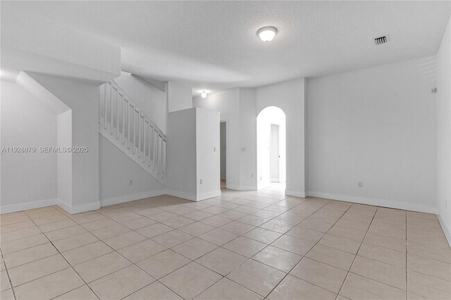 Building Photo - 2312 SE 21st St