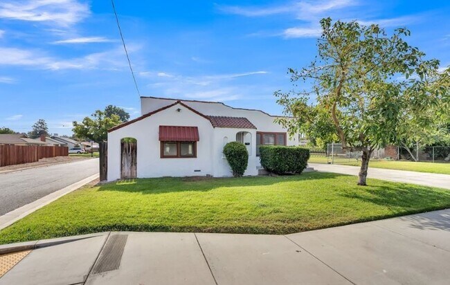 Primary Photo - 6370 Riverside Ave