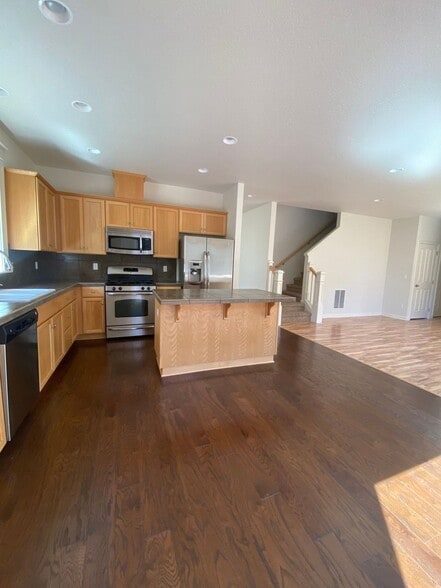 Building Photo - 3607 Hoodview Dr