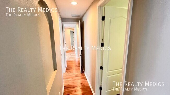 Building Photo - 1900 Garden Sage Dr