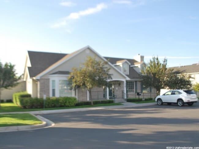 Building Photo - 3 Bedroom Townhome in Provo's Westside