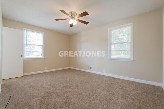 Building Photo - 7268 Fontana Dr