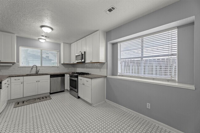 Building Photo - 1019 Sugar Mountain Ct