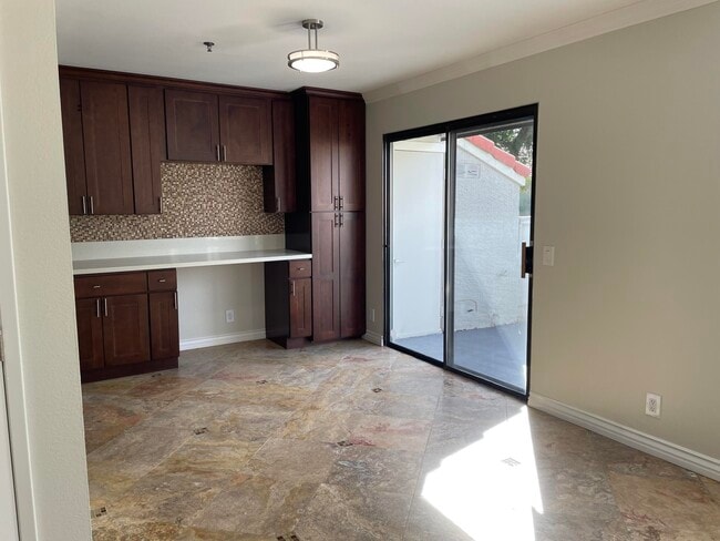 Building Photo - 43376 Cook St