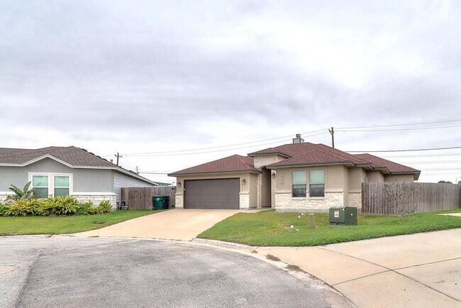Building Photo - 7202 Lake Melody