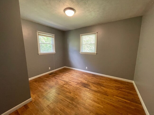Building Photo - Cute 3/1 House in Calvert City Limits