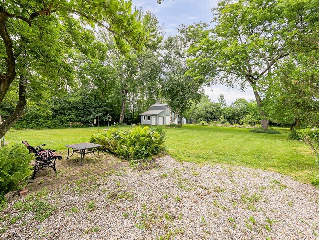 Building Photo - Your Private Retreat Just Minutes from Downtown South Lyon