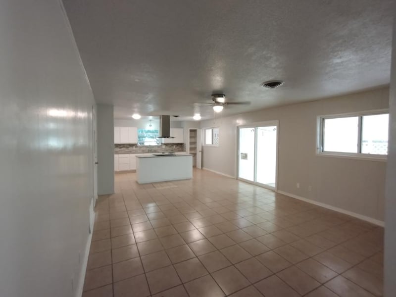 Building Photo - 1206 Pine Dr