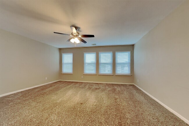 Building Photo - 21415 Flower Valley Cir