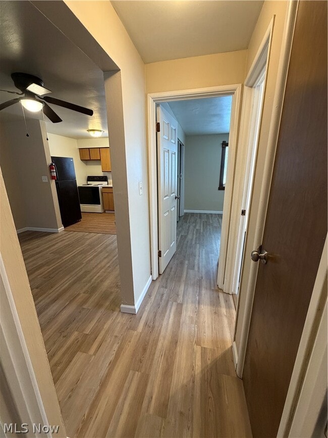 Building Photo - 27 Wayne St SE