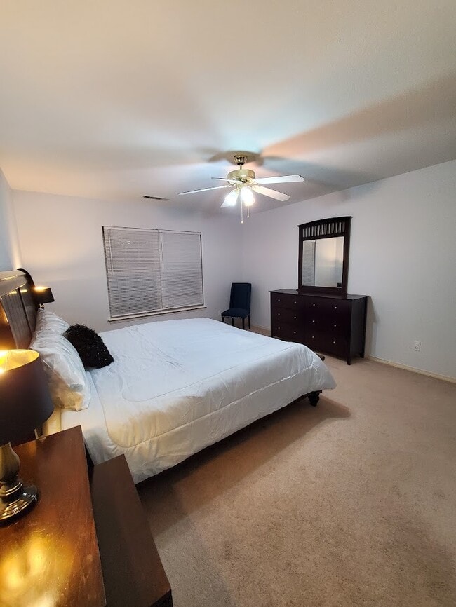 Building Photo - 4102 SW Chapelstone Ave