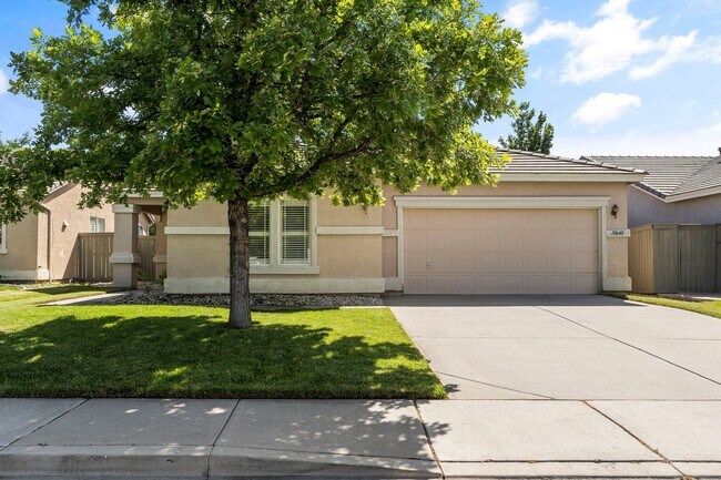 Building Photo - Effortless Living Starts Here — Just Bring Your Suitcase and Step Into Comfort