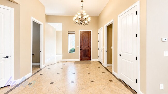 Building Photo - 3278 S Retreat Dr