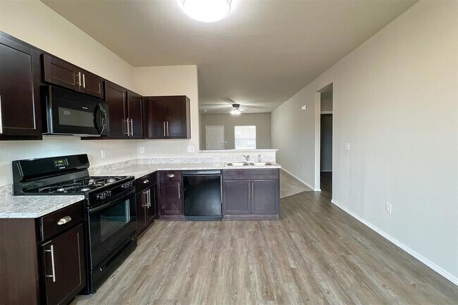Building Photo - 4301 Driftwood Dr