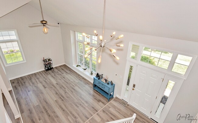 Building Photo - 1229 Thorndale Ln