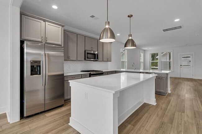 Building Photo - 110 Crimson St