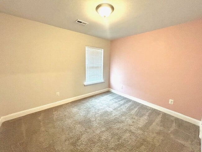 Building Photo - Beautiful 4 Bedroom 2 Bath Home! COMING SOON!
