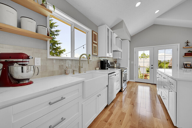 Building Photo - 14602 E Bellewood Pl
