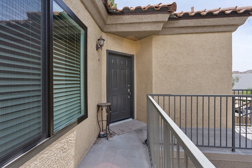 Front Door - 4925 E Desert Cove Ave