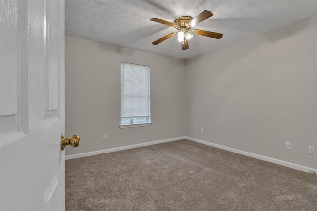 Building Photo - 7955 Trinity Park Dr